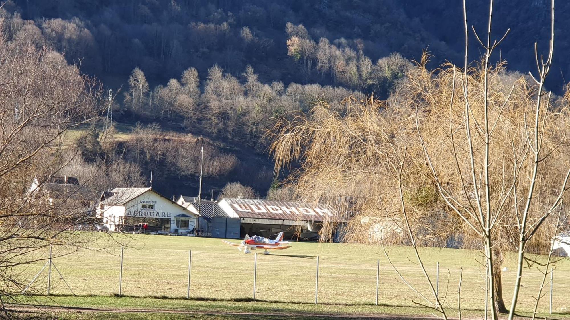 Appartement T2 4 Personnes Wifi Et Climatisation Bagnères-de-Luchon エクステリア 写真