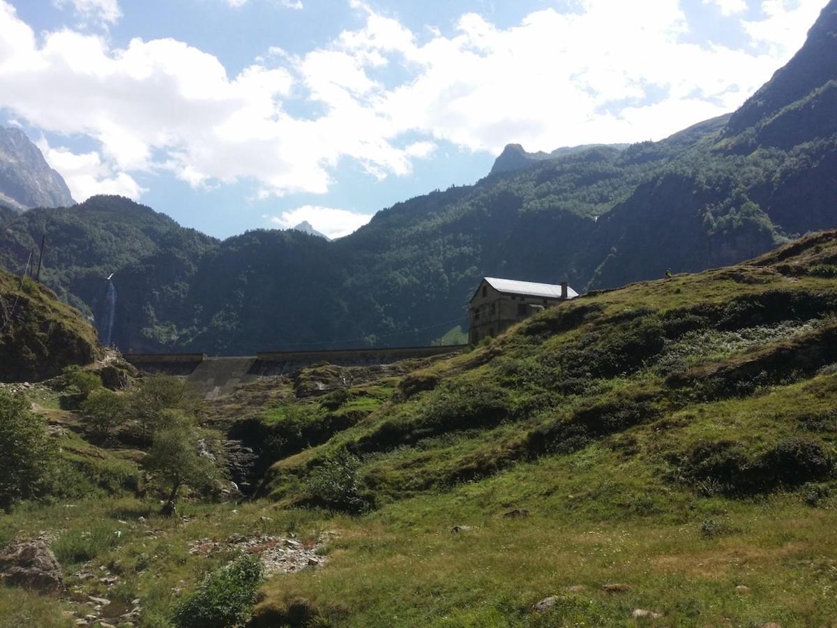 Appartement T2 4 Personnes Wifi Et Climatisation Bagnères-de-Luchon エクステリア 写真