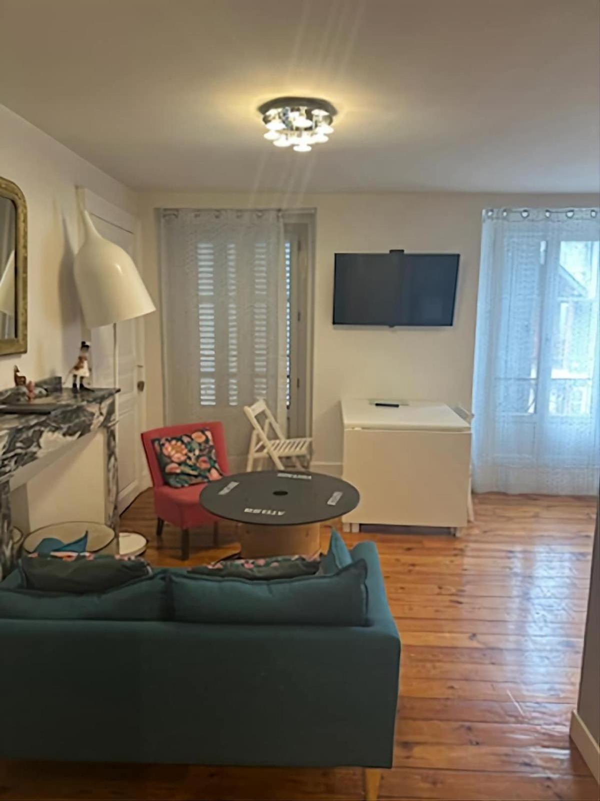 Appartement T2 4 Personnes Wifi Et Climatisation Bagnères-de-Luchon エクステリア 写真