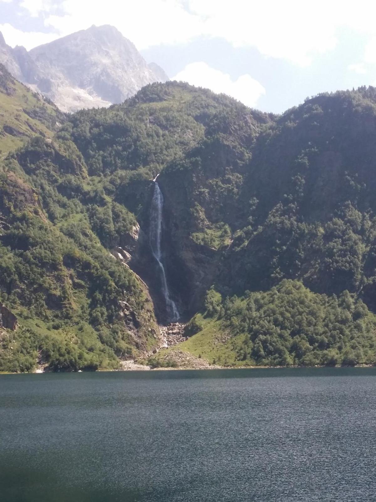 Appartement T2 4 Personnes Wifi Et Climatisation Bagnères-de-Luchon エクステリア 写真