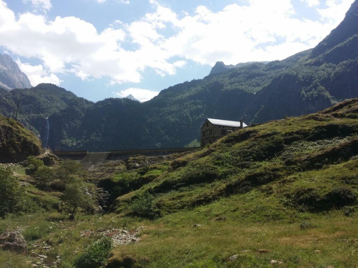 Appartement T2 4 Personnes Wifi Et Climatisation Bagnères-de-Luchon エクステリア 写真
